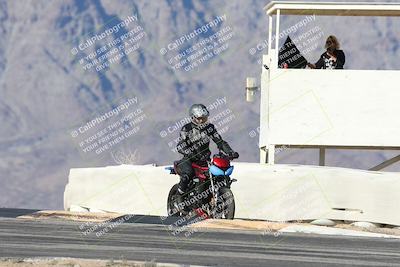 media/Dec-01-2025-Moto Forza (Mon) [[2daa91e15f]]/3-Beginner Group/Session 4 Turn 9/